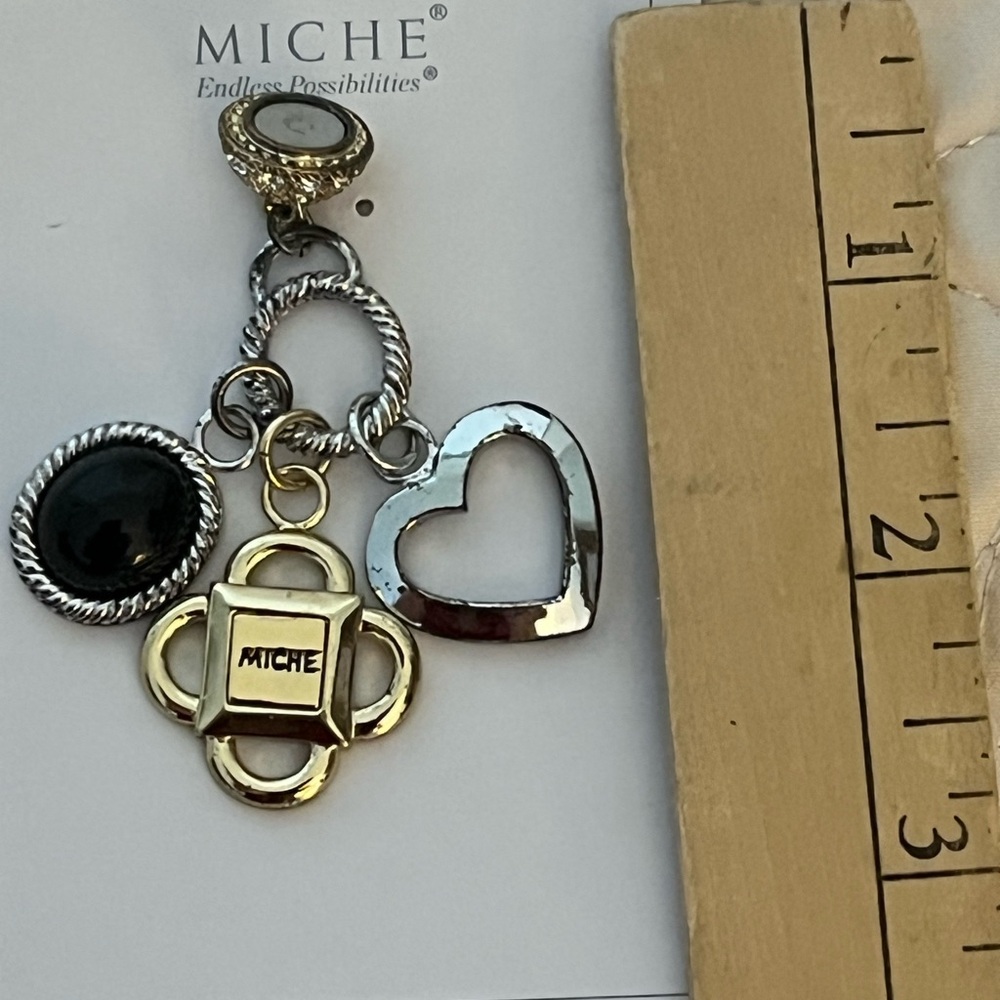 (2) MICHE Interchangeable Magnetic Pendant Charm Attachments (for Rope Chain) - Picture 4 of 8